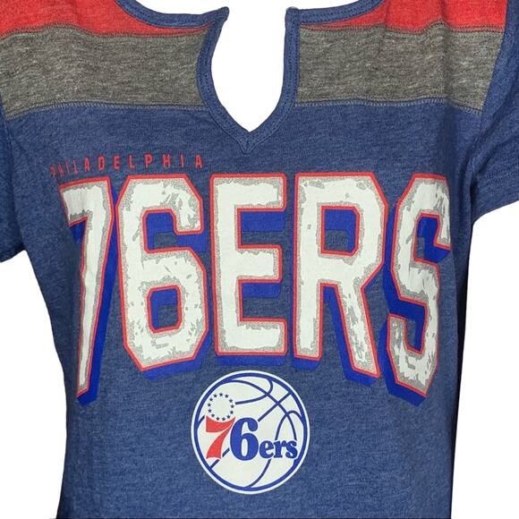 5th & Ocean NBA 76ers Women top short sleeves - Picture 3 of 8